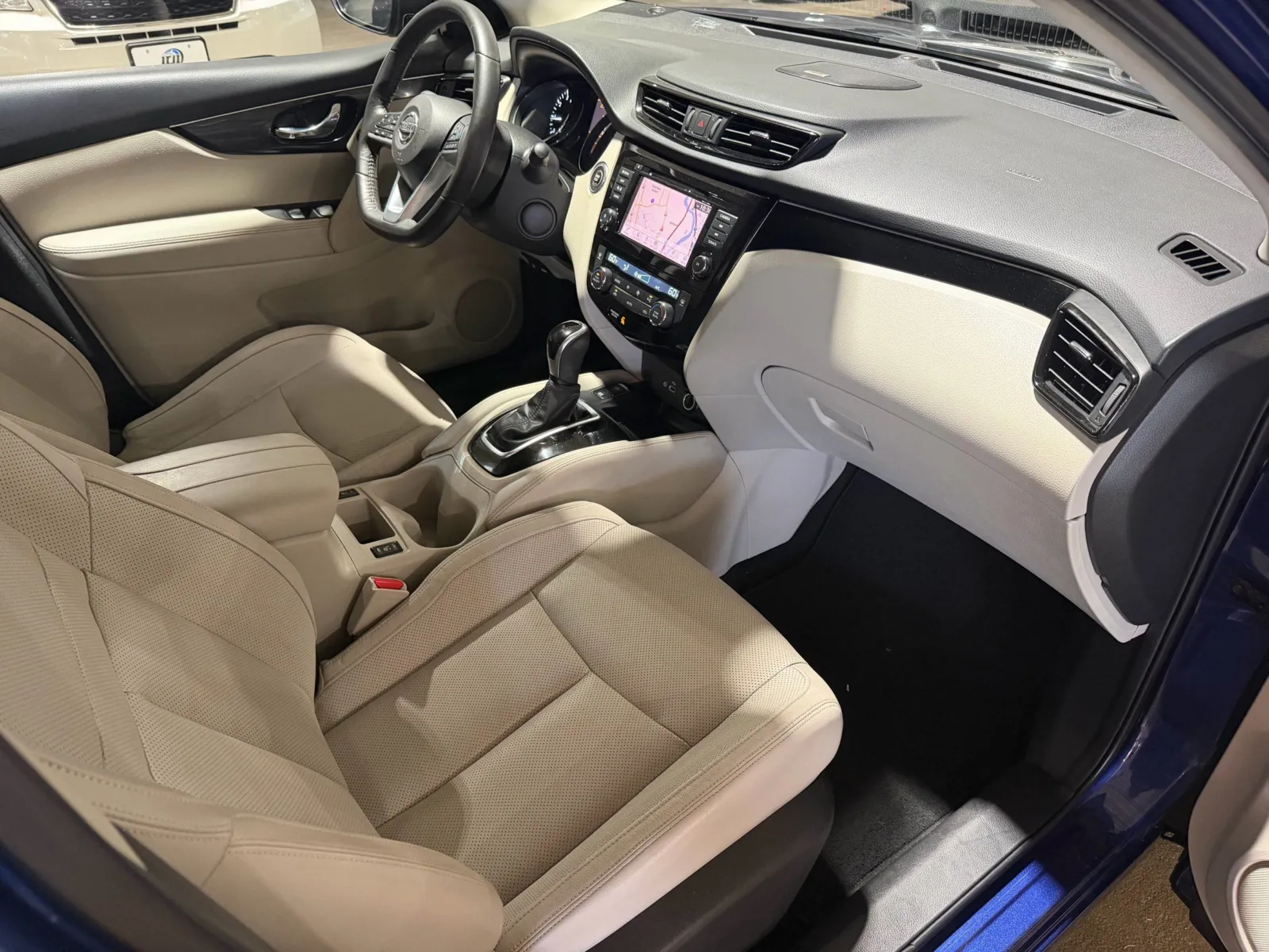 Nissan Rogue Sport photo 10