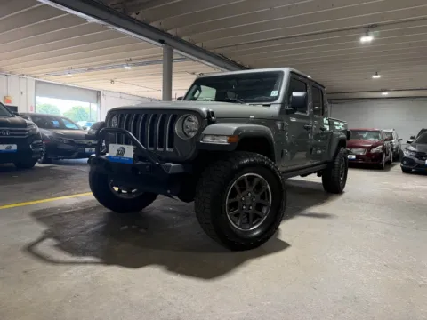 Silver 2022 Jeep Gladiator Overland 4x4 for sale in Carlstadt, NJ