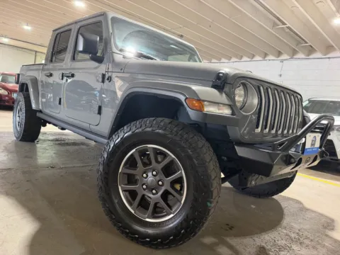More photos of 2022 Jeep Gladiator Overland 4x4 at 101 Motors, NJ