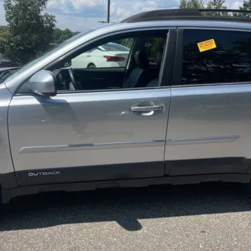 More photos of 2013 Subaru Outback 2.5i Limited at 101 Motors, NJ