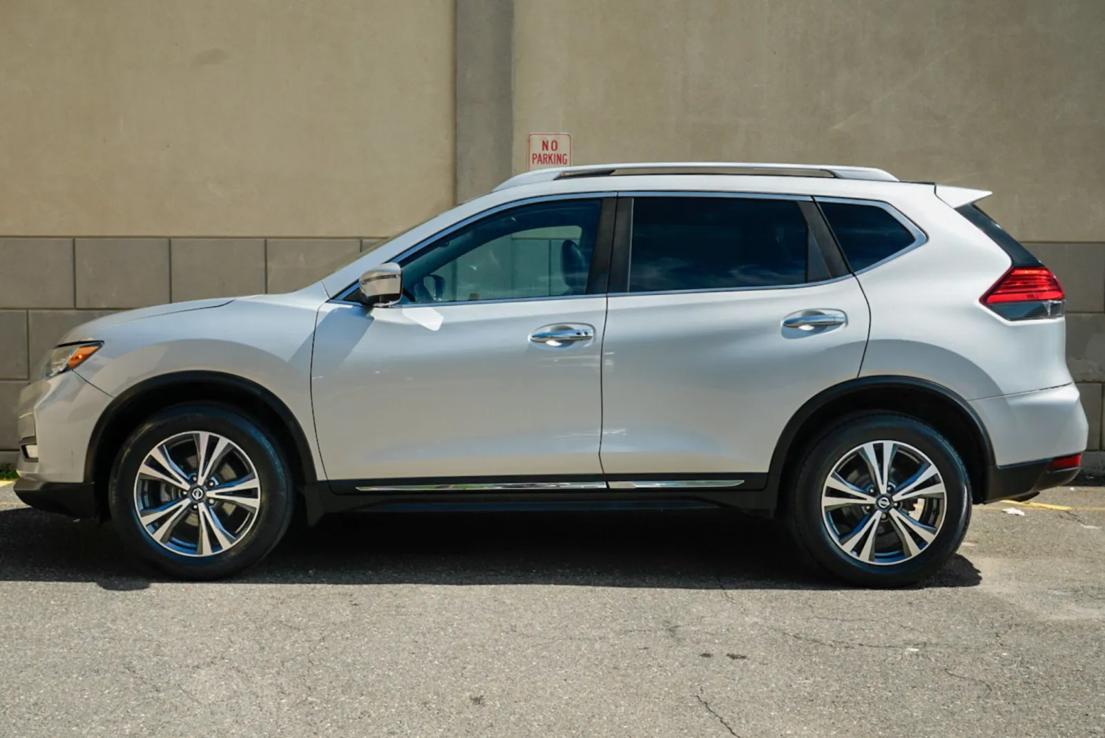 Nissan Rogue photo 8