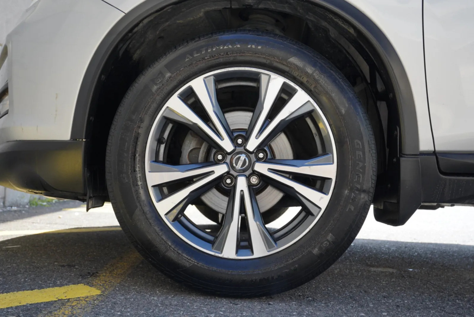 Nissan Rogue photo 13