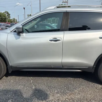 More photos of 2017 Nissan Rogue SL at 101 Motors, NJ