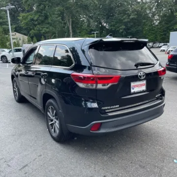 More photos of 2018 Toyota Highlander XLE at 101 Motors, NJ