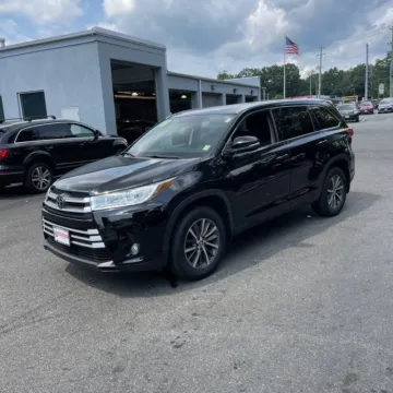 Black 2018 Toyota Highlander XLE for sale in Carlstadt, NJ