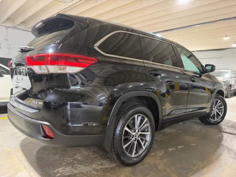 More photos of 2018 Toyota Highlander XLE at 101 Motors, NJ