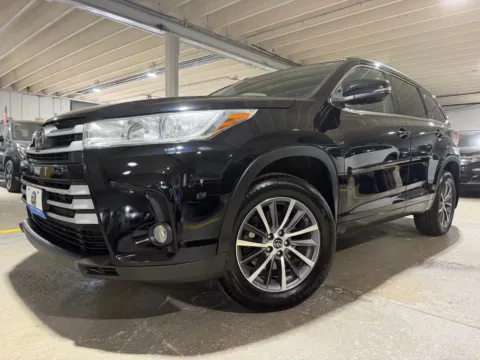 Photos of 2018 Toyota Highlander XLE for sale in Carlstadt, NJ at 101 Motors