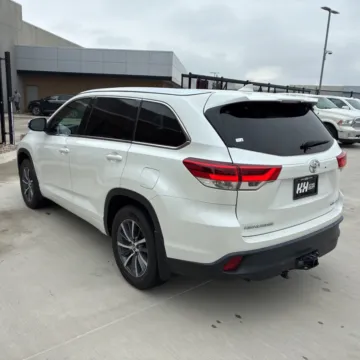 More photos of 2018 Toyota Highlander XLE at 101 Motors, NJ
