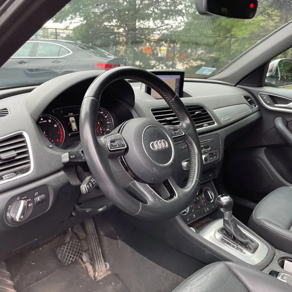 Audi Q3 photo 8