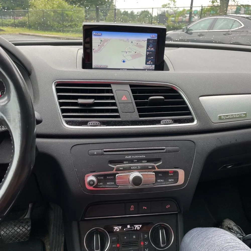 Audi Q3 photo 9