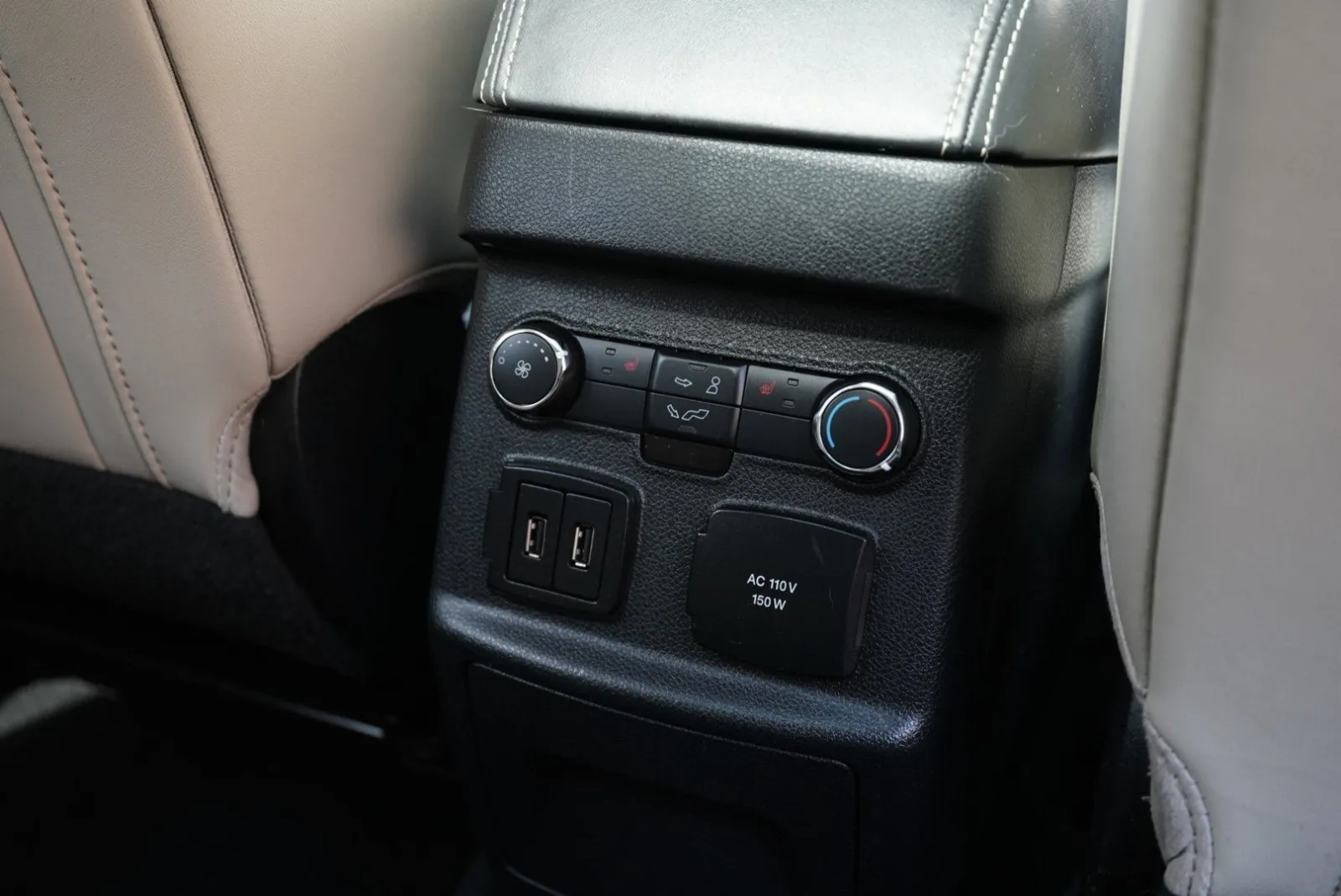 Ford Explorer photo 43