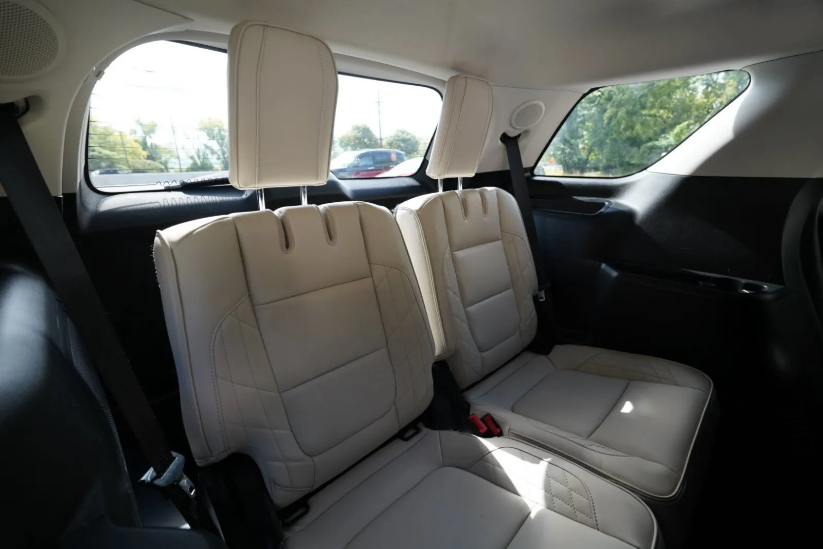 Ford Explorer photo 42