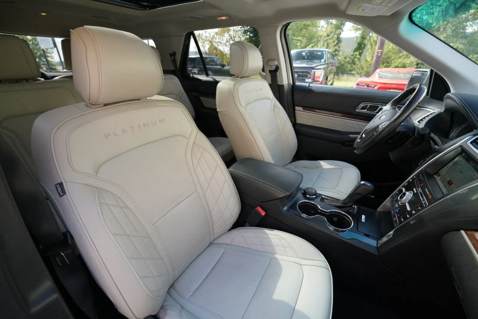 Ford Explorer photo 48