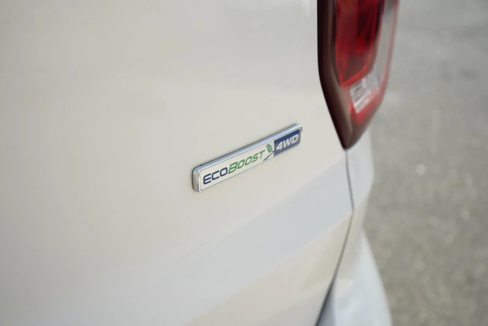 Ford Explorer photo 11
