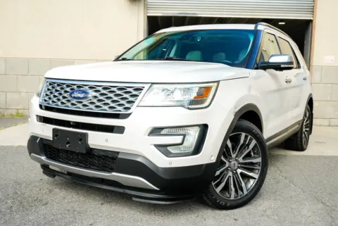 White 2017 Ford Explorer Platinum for sale in Carlstadt, NJ
