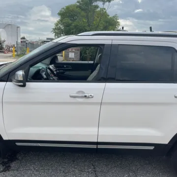 More photos of 2017 Ford Explorer Platinum at 101 Motors, NJ