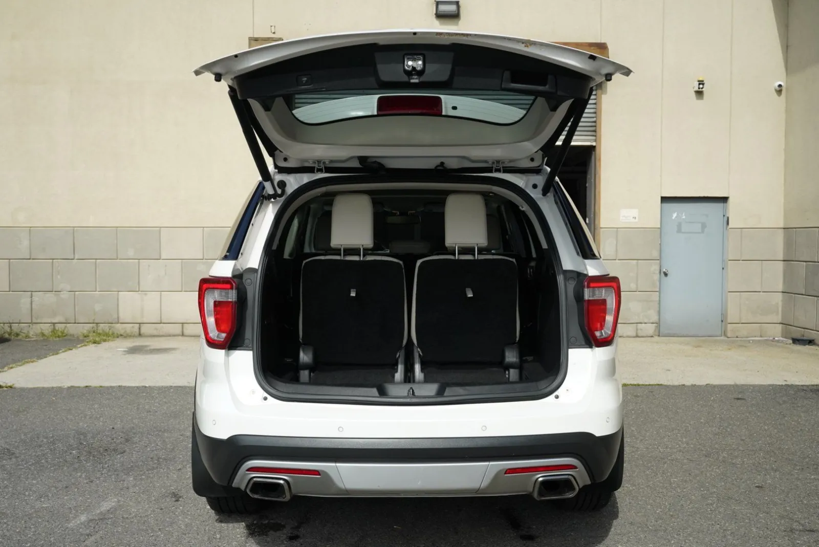 Ford Explorer photo 34