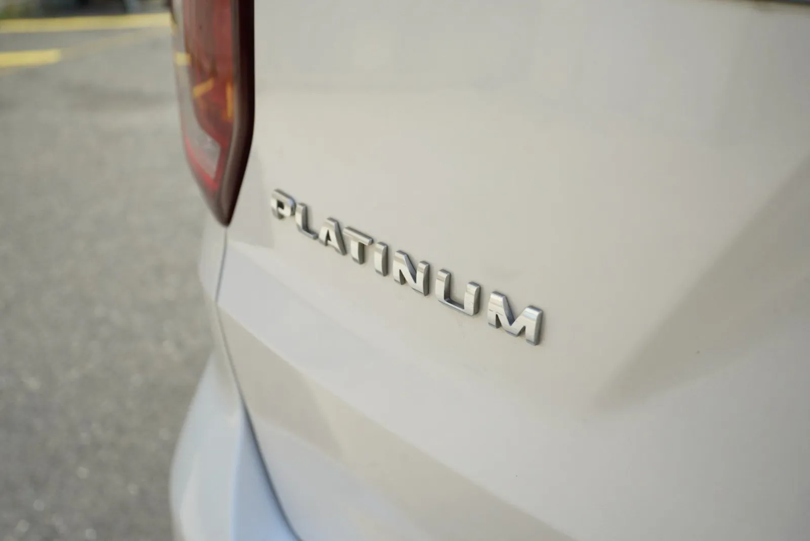Ford Explorer photo 12