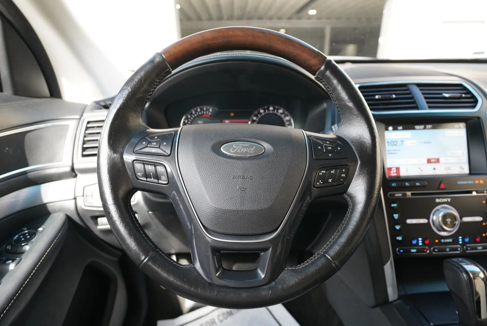 Ford Explorer photo 55
