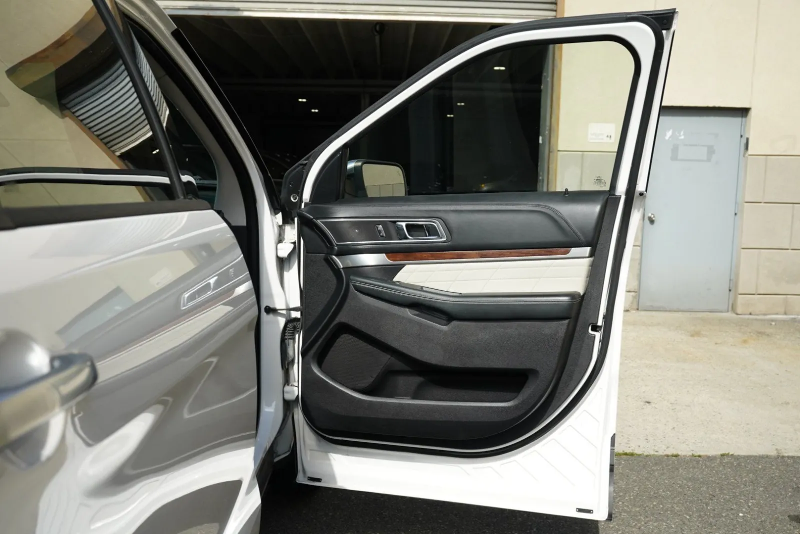 Ford Explorer photo 44