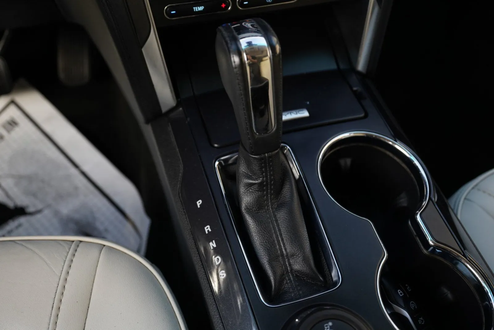 Ford Explorer photo 52