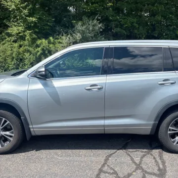 More photos of 2016 Toyota Highlander XLE V6 at 101 Motors, NJ