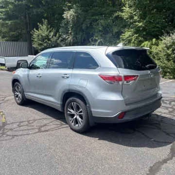 More photos of 2016 Toyota Highlander XLE V6 at 101 Motors, NJ