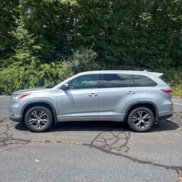 Another view of 2016 Toyota Highlander XLE V6 for sale in Carlstadt, NJ at 101 Motors