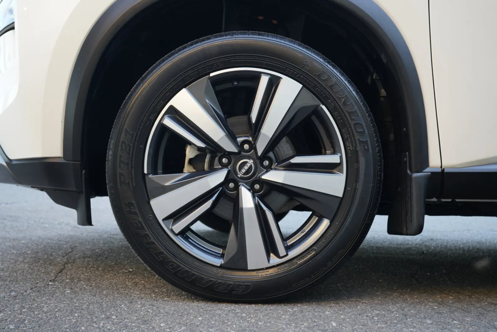 Nissan Rogue photo 14