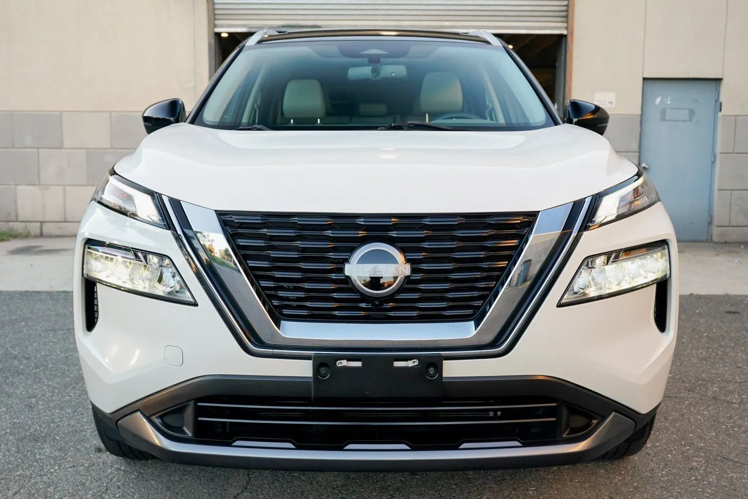 Nissan Rogue photo 2
