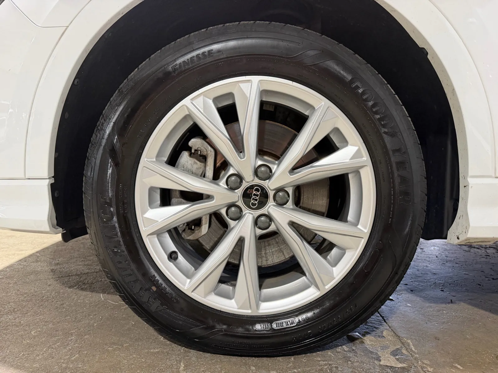 Audi Q3 photo 20