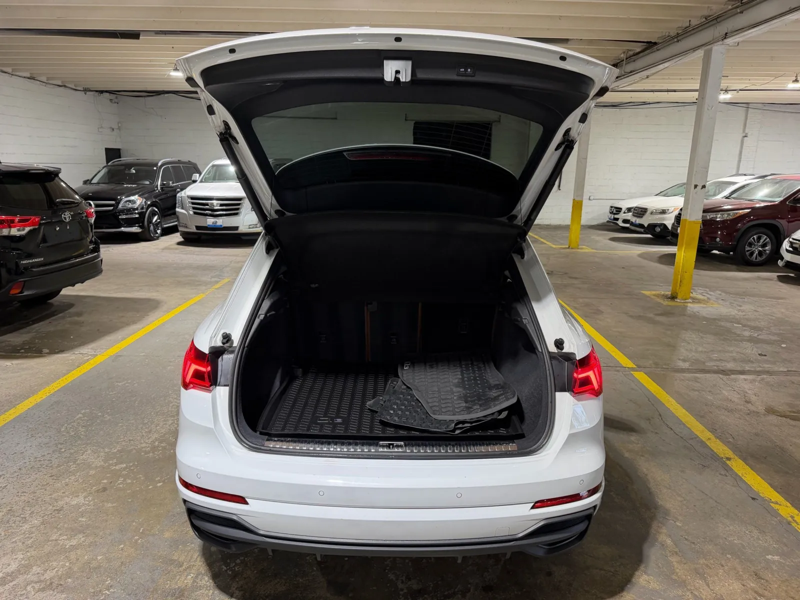 Audi Q3 photo 8