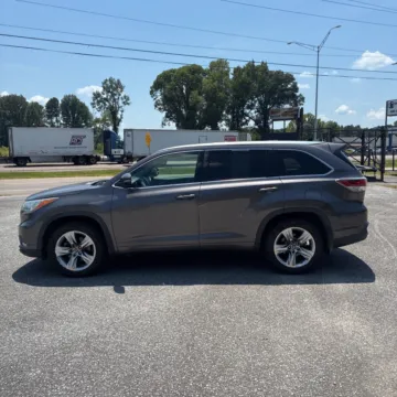 Another view of 2016 Toyota Highlander Limited Platinum V6 for sale in Carlstadt, NJ at 101 Motors