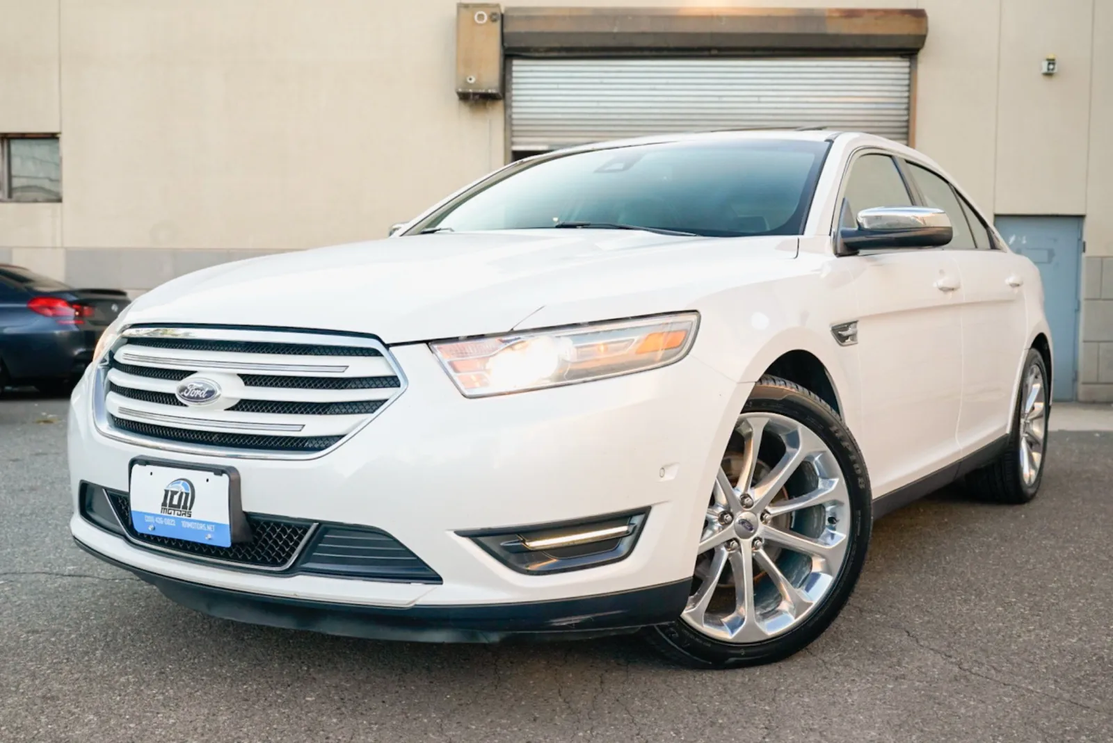 White 2013 Ford Taurus Limited for sale in Carlstadt, NJ