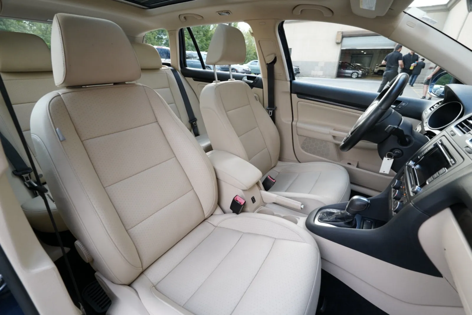 Volkswagen Jetta SportWagen photo 41