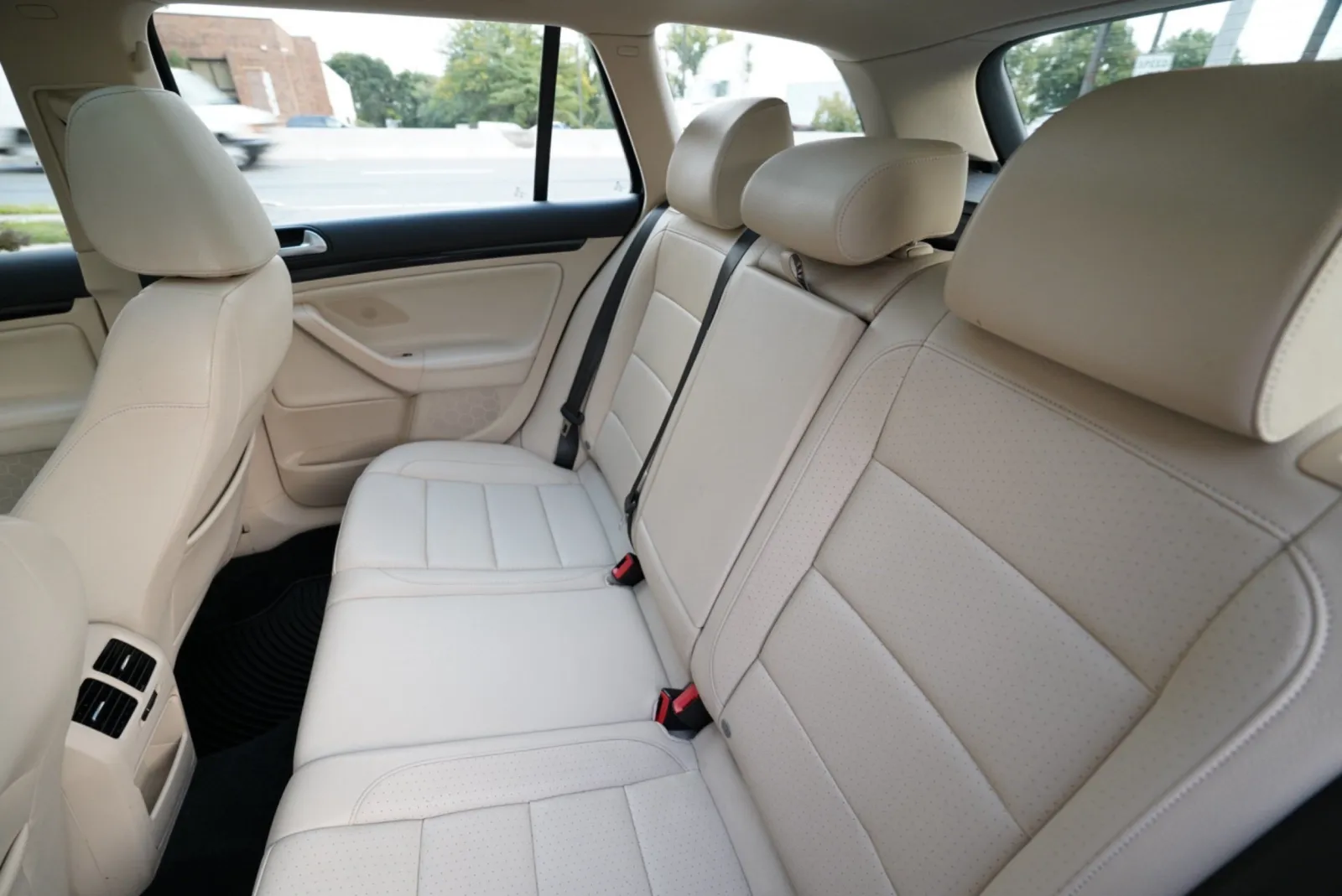 Volkswagen Jetta SportWagen photo 28