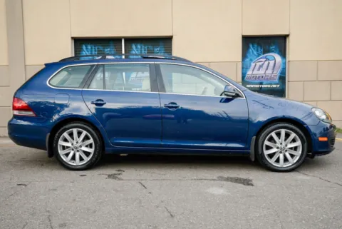 More photos of 2014 Volkswagen Jetta SportWagen 2.5L SE at 101 Motors, NJ