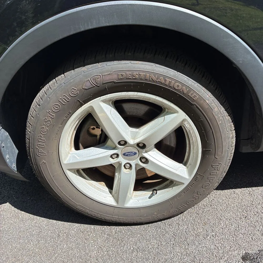 Ford Explorer photo 17