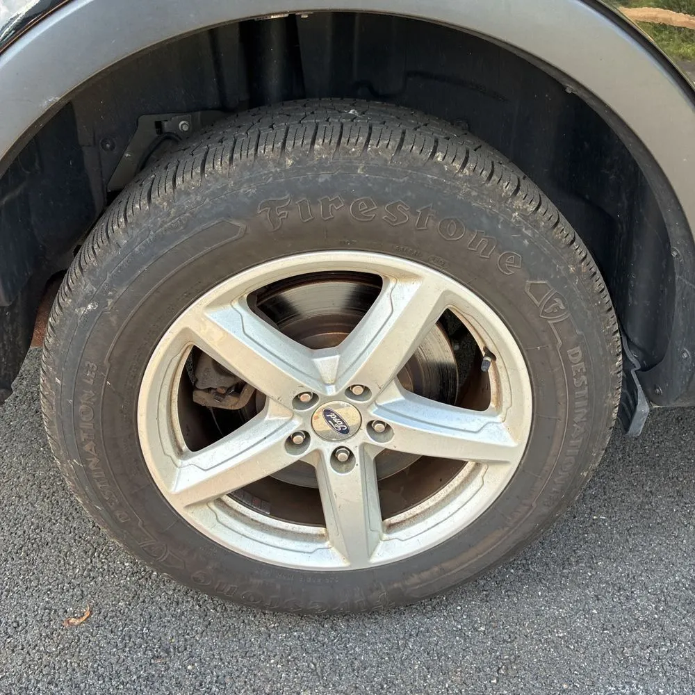 Ford Explorer photo 19