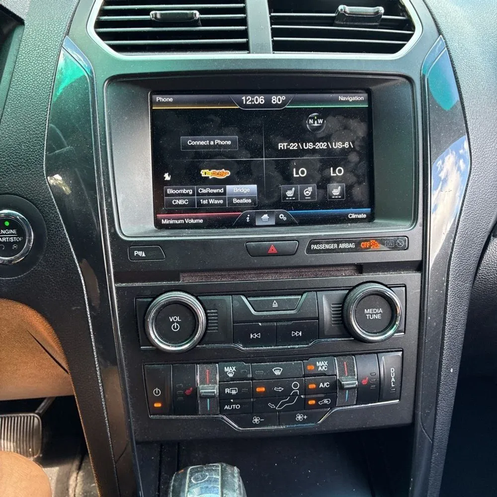 Ford Explorer photo 27