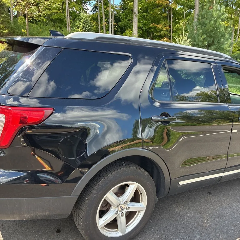 Ford Explorer photo 9