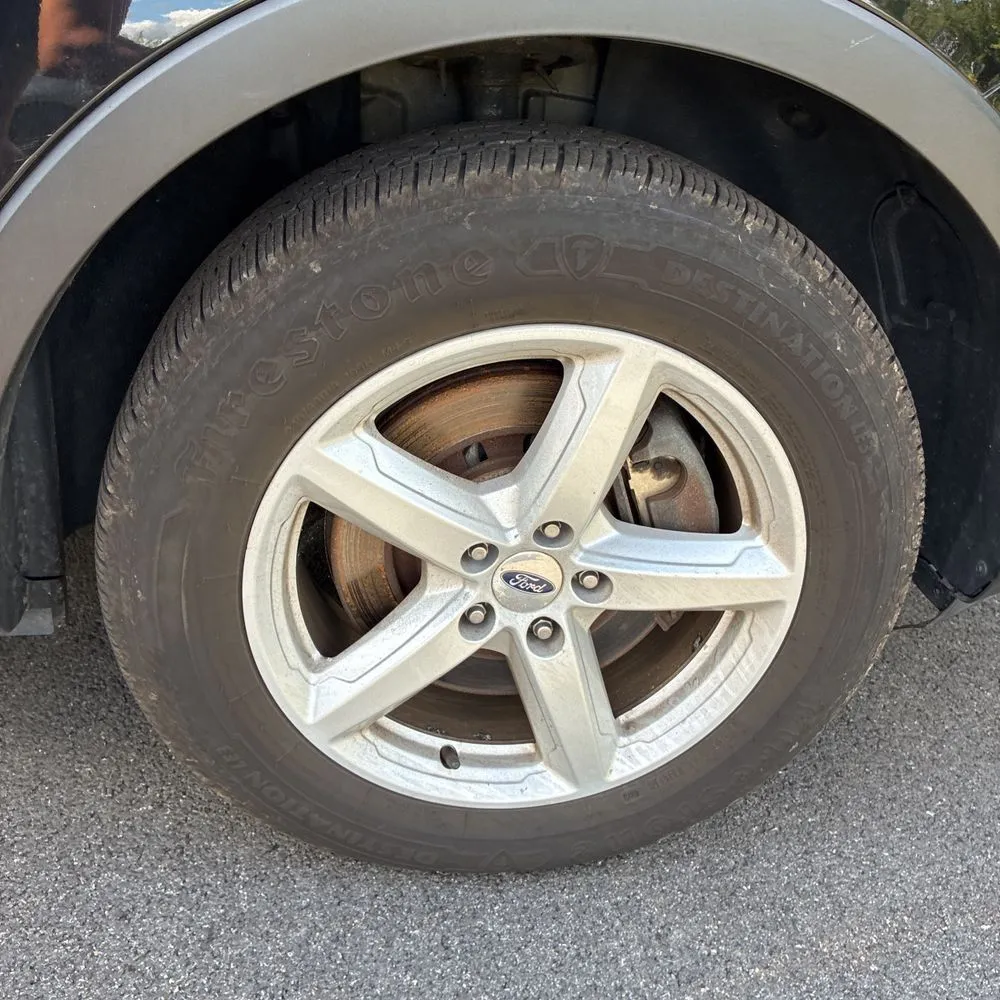 Ford Explorer photo 20