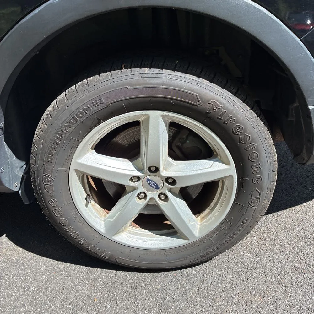 Ford Explorer photo 18