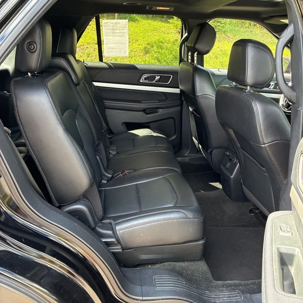 Ford Explorer photo 24