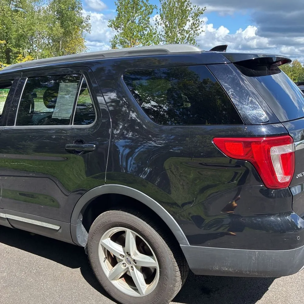 Ford Explorer photo 6