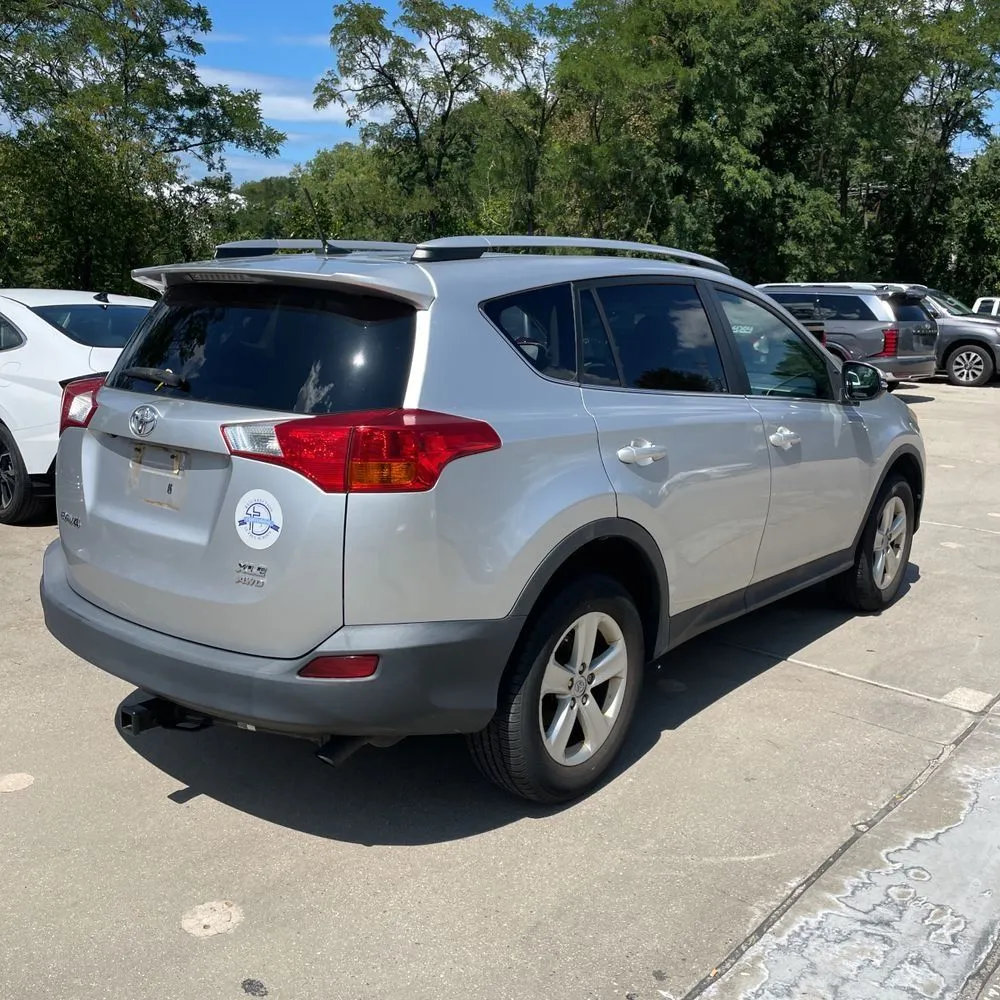 Toyota RAV4 photo 6