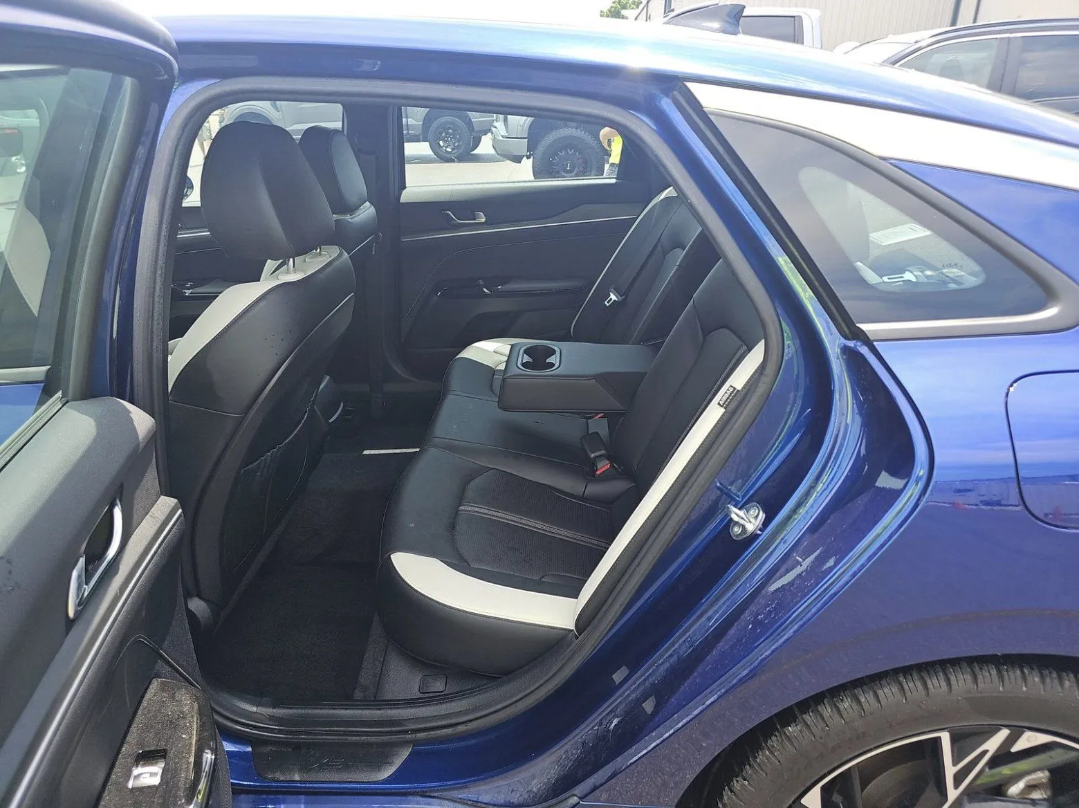 Kia K5 photo 10