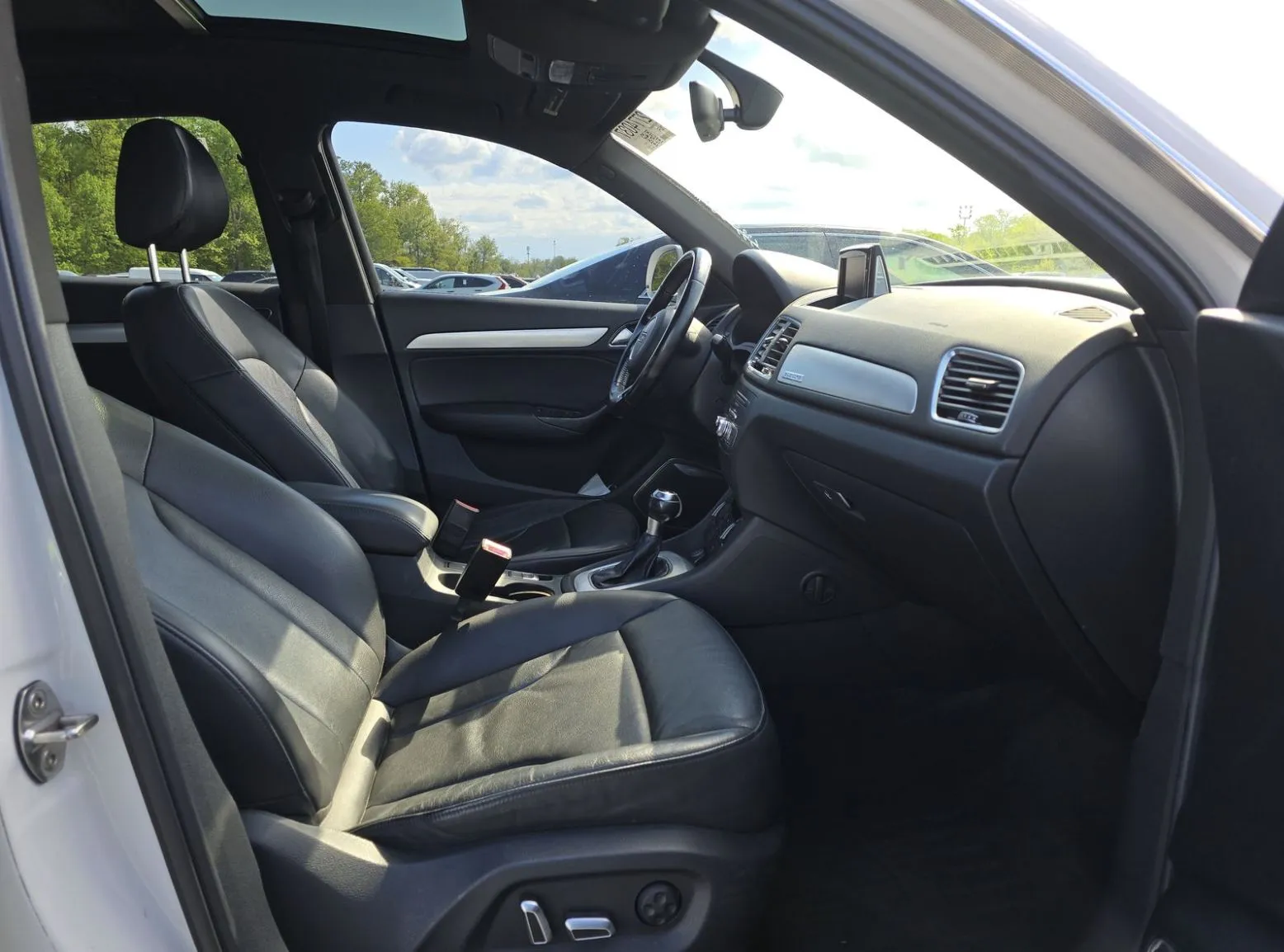 Audi Q3 photo 13