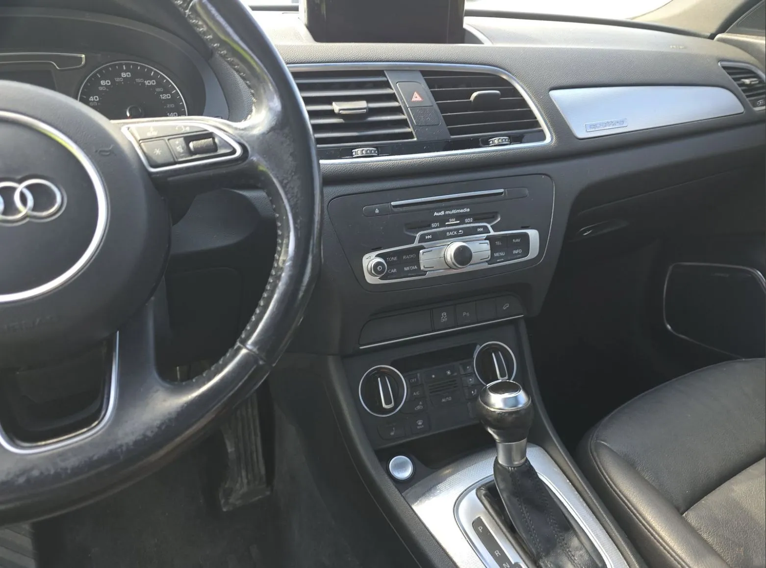 Audi Q3 photo 12