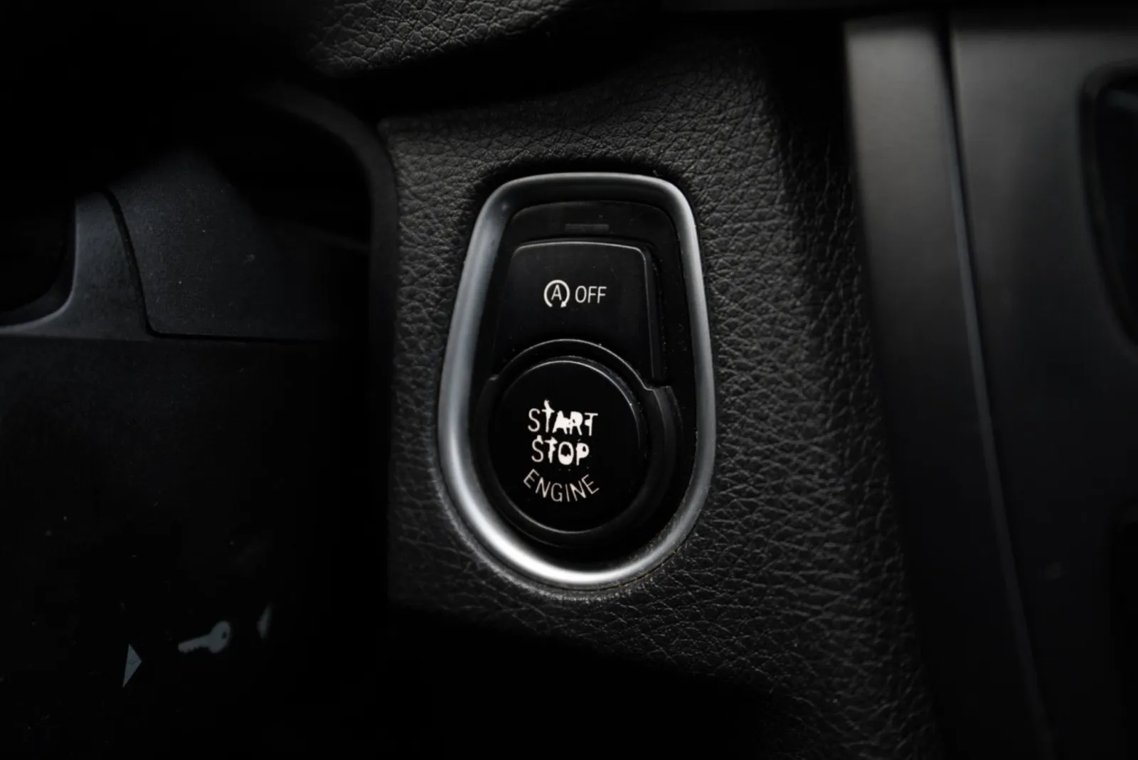 BMW 320i photo 42